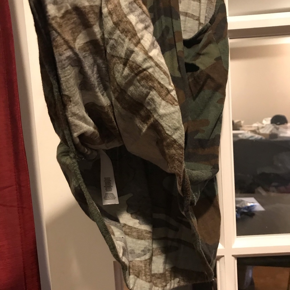 Alternative tank top - Picture 3 of 4